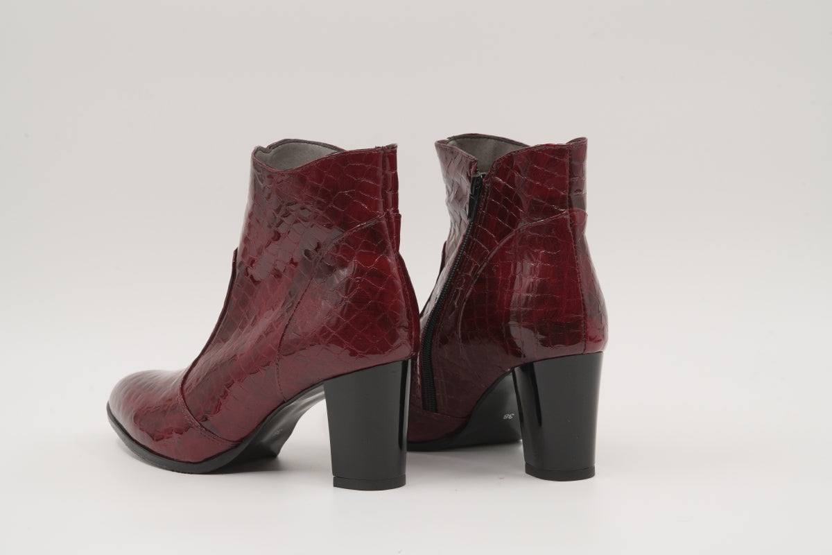 Ghete de dama din piele naturala Galarieli Kara